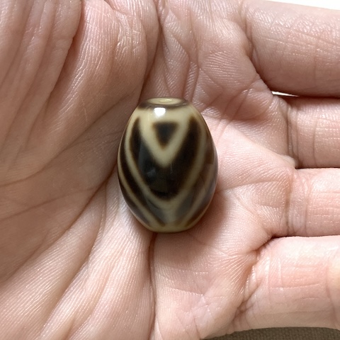 Four Peak Dalo Dzi Bead